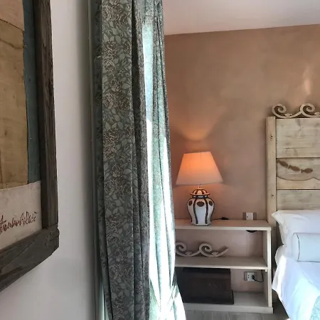 Colombella Collerisana Apartman *